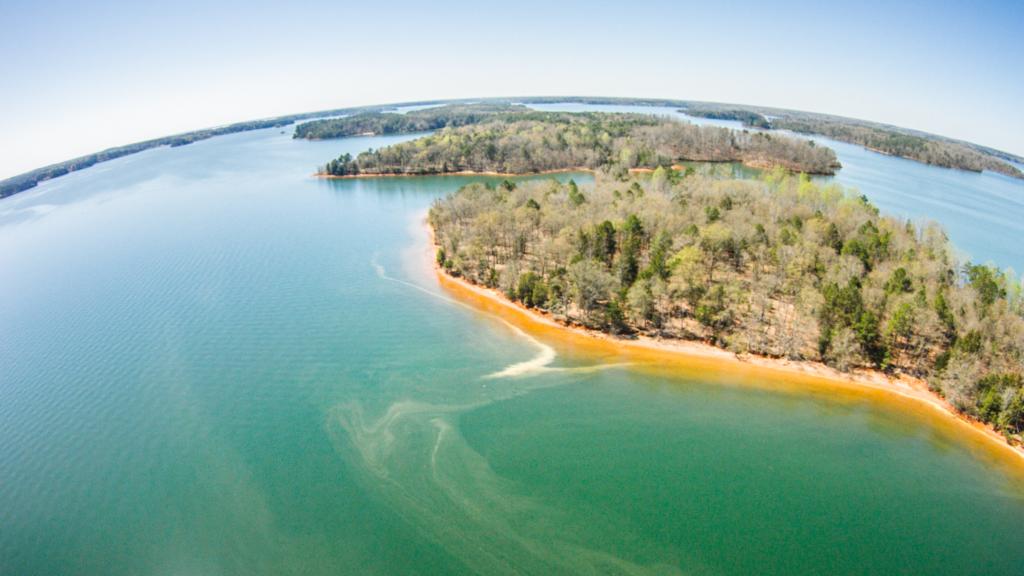 Lake Hartwell - Western border between Georgia and South Carolina