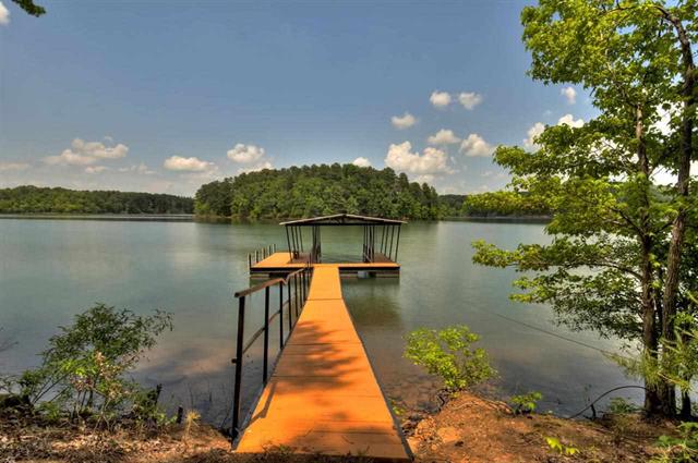 Lake Hartwell - Western border between Georgia and South Carolina