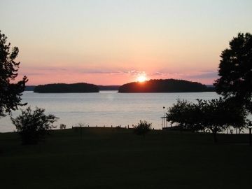 Lake Hartwell - Western border between Georgia and South Carolina