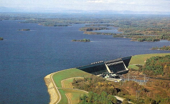 Lake Hartwell - Western border between Georgia and South Carolina