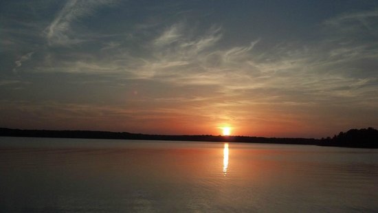 Lake Hartwell - Western border between Georgia and South Carolina