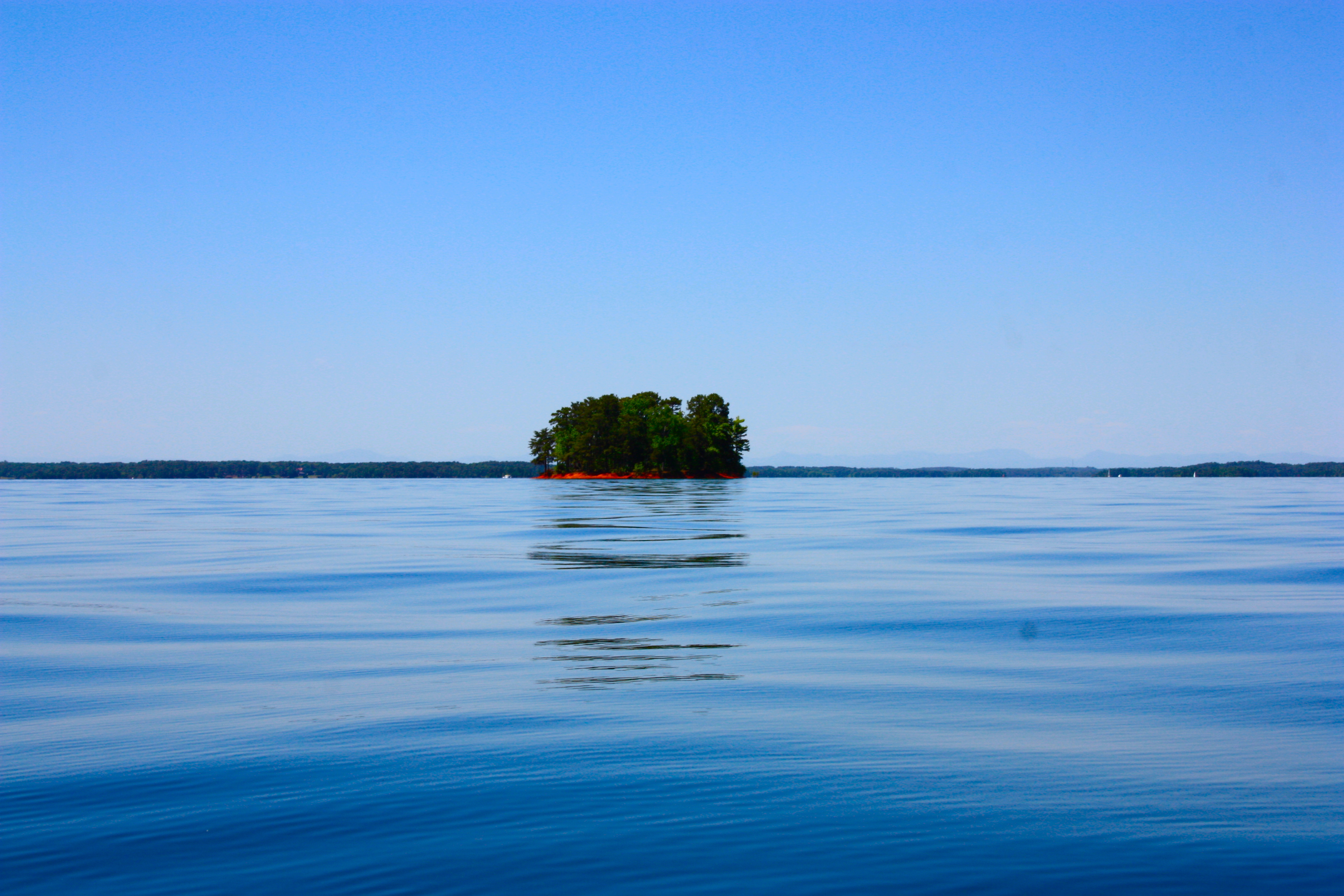 Lake Hartwell - Western border between Georgia and South Carolina