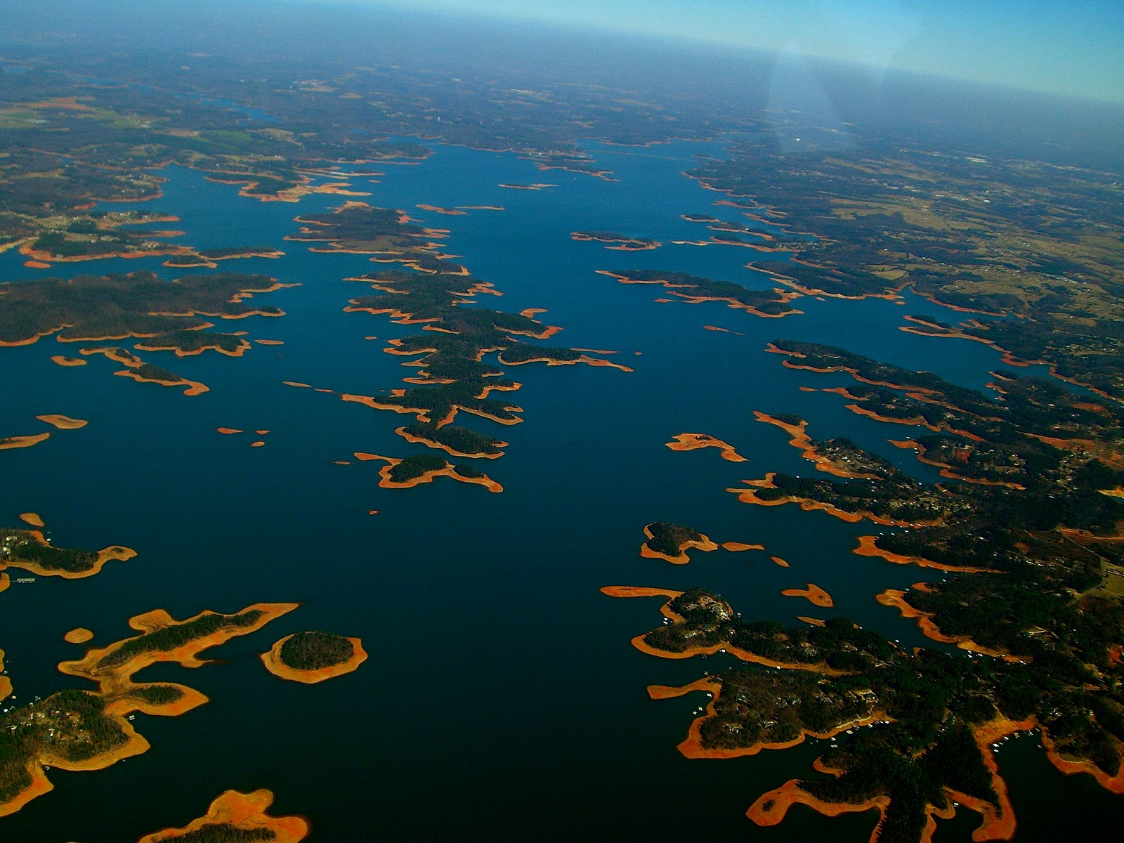 Lake Hartwell - Western border between Georgia and South Carolina