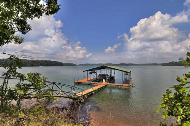 Lake Hartwell - Western border between Georgia and South Carolina